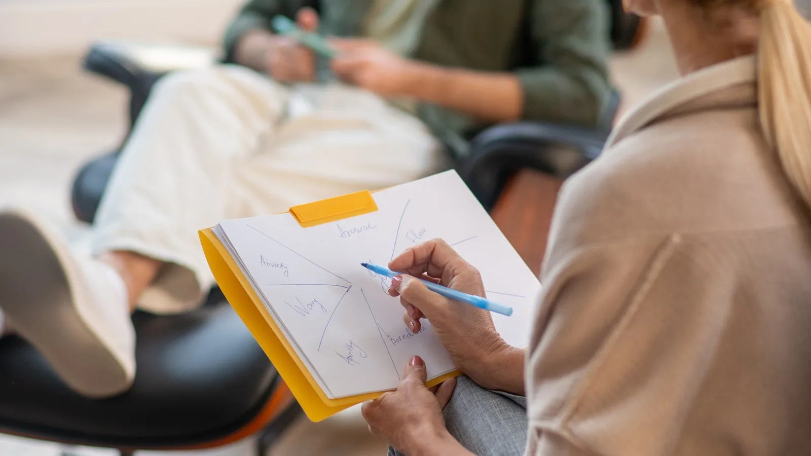 ¿Qué especialista trata los trastornos emocionales?